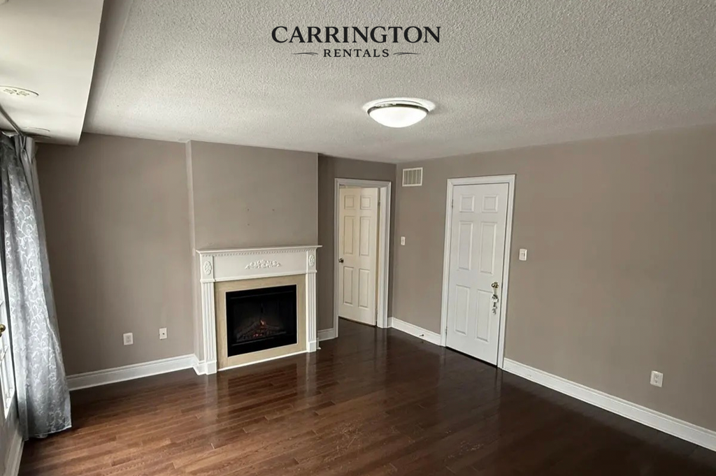 Elegant Townhome for Lease in Unionville | 3 Bed • 4 Bath