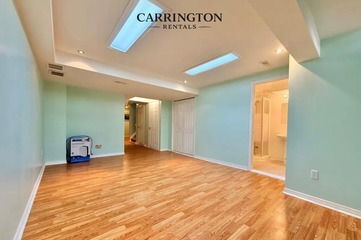 Elegant Townhouse for Lease in Cachet | 3+1 Bed • 4 Bath