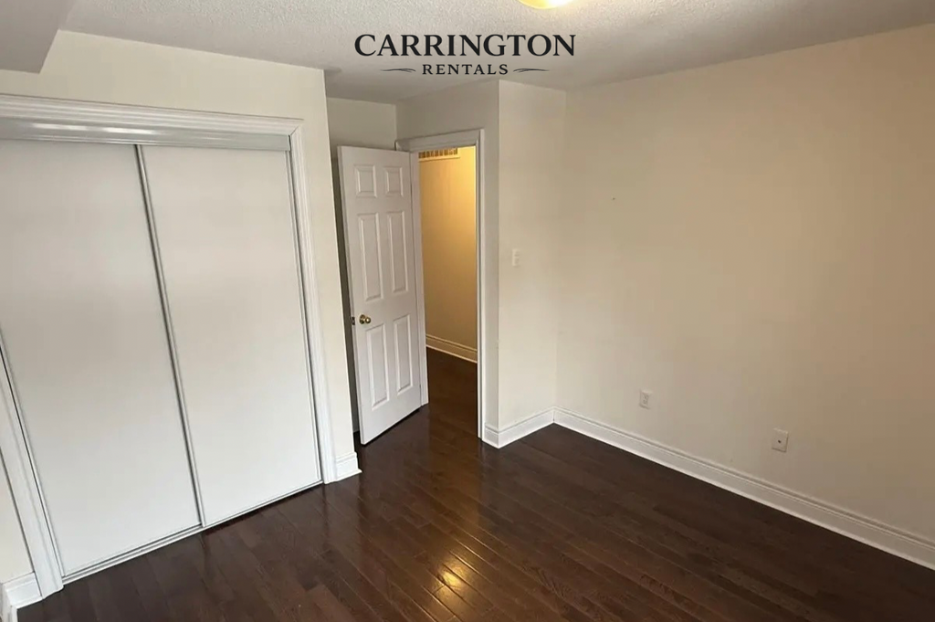 Elegant Townhome for Lease in Unionville | 3 Bed • 4 Bath